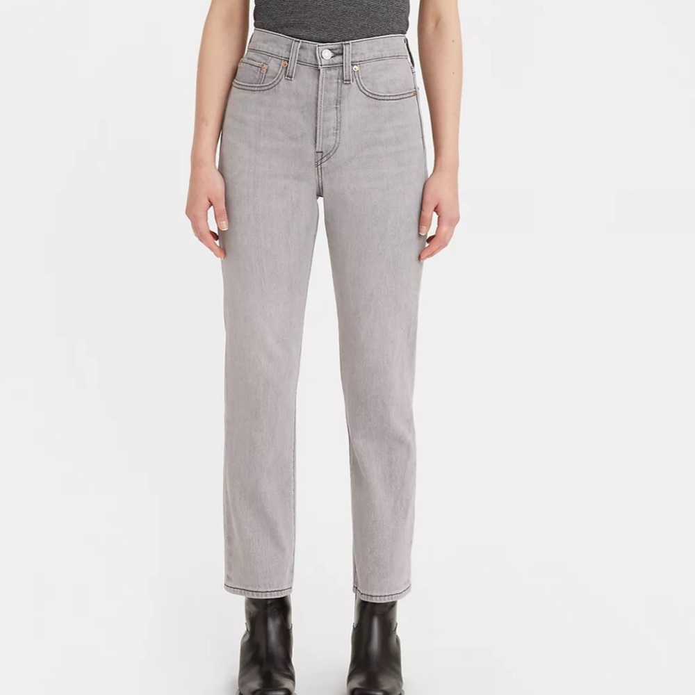 Levi’s Wedgie Straight light grey wash jeans size 25